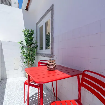 Beguest Blue Family *